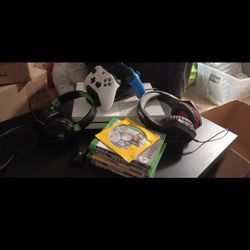 Xbox One S with Accessories 