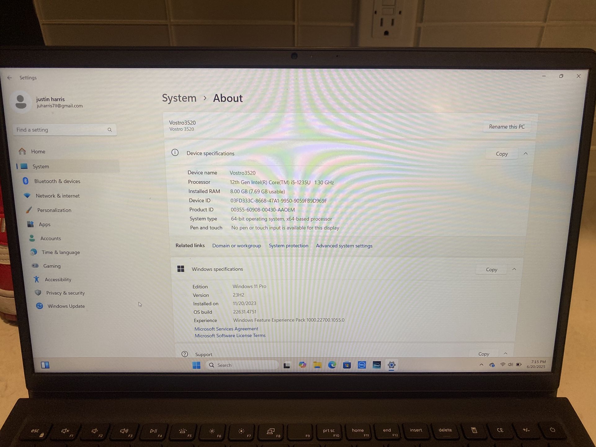 Vostro 3520 Laptop