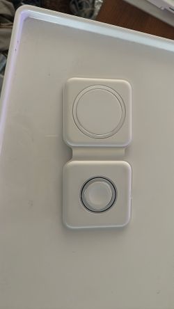 Apple MagSafe Duo Charger White