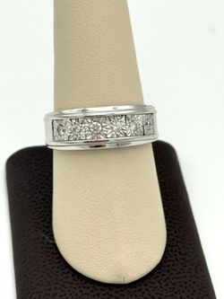 14K YELLOW GOLD PRINCESS-CUT CLEAR STONE BAND RING 9.18G USED