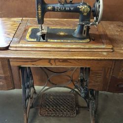 1928 Ruby Hideaway Seeing Machine