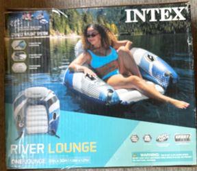 Intex River Lounge