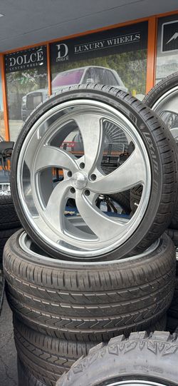 WHEELS US MAGS 24” STAGGERED CHEVY 6x5.5