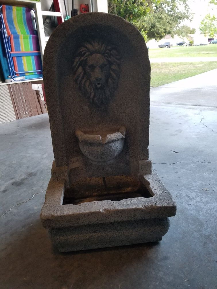 Lion fountain