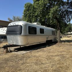 Avion Aluminum Trailer Workstation