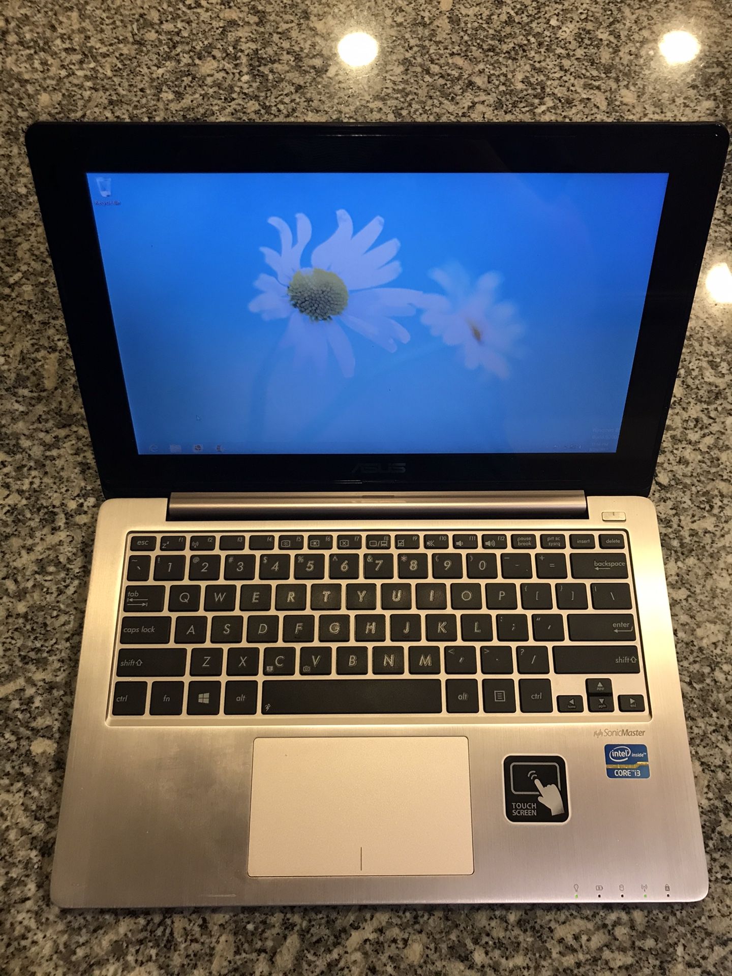 ASUS X202E TOUCHSCREEN Laptop (Windows 8, Intel Core i3 1.8 GHz, 11.6" HHD: 444 GB, RAM: 4 GB)