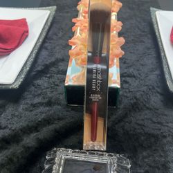 Blurring Foundation Brush