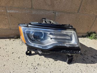 GRAND CHEROKEE 2011 2012 2013 2014 2015 2016 2017 2018 PASSENGER HEADLIGHT OEM