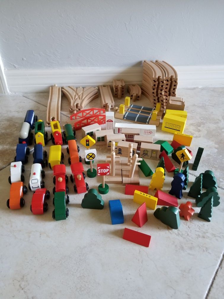 Train wooden set and accessories