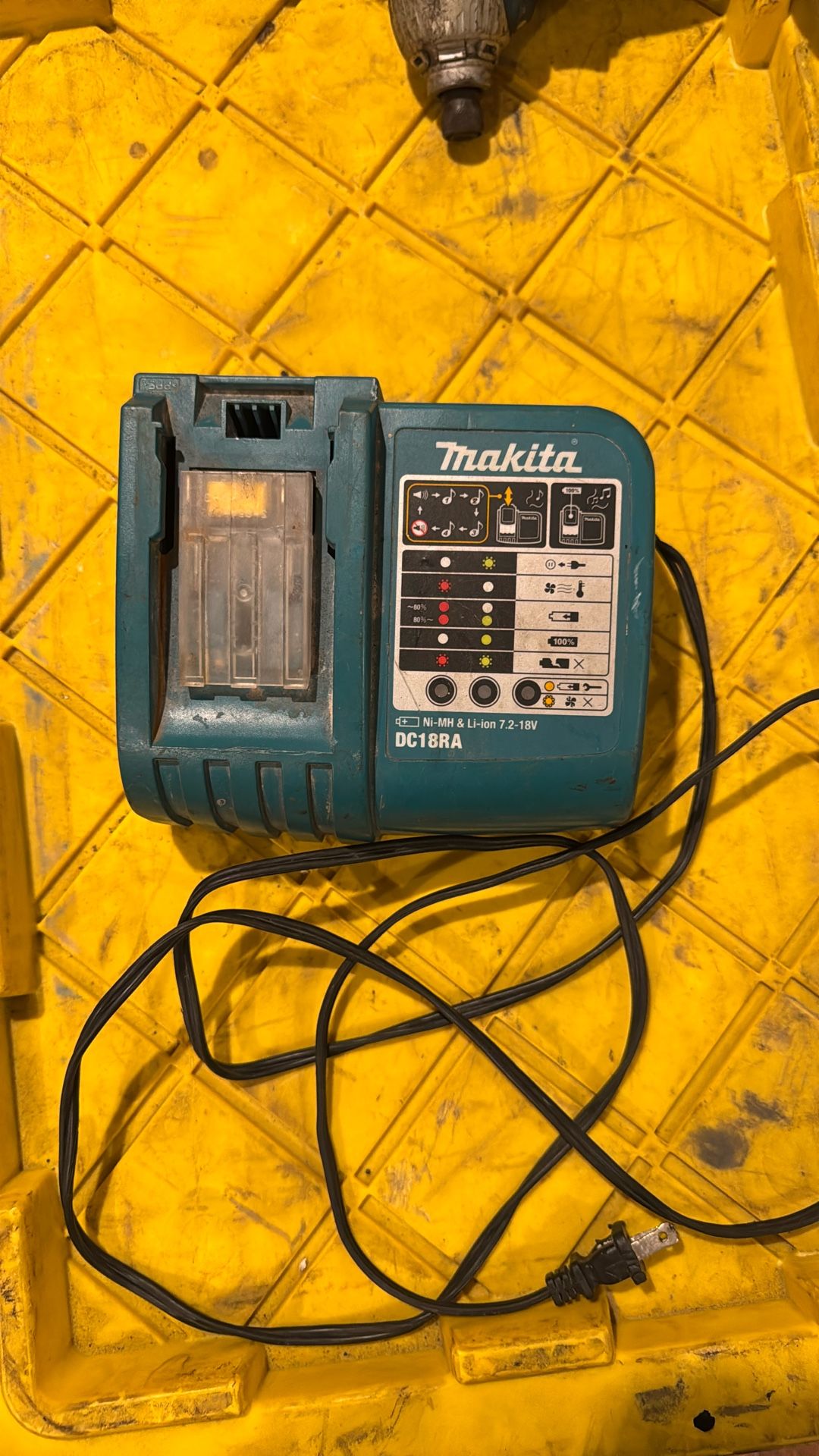Makita 18v Charger