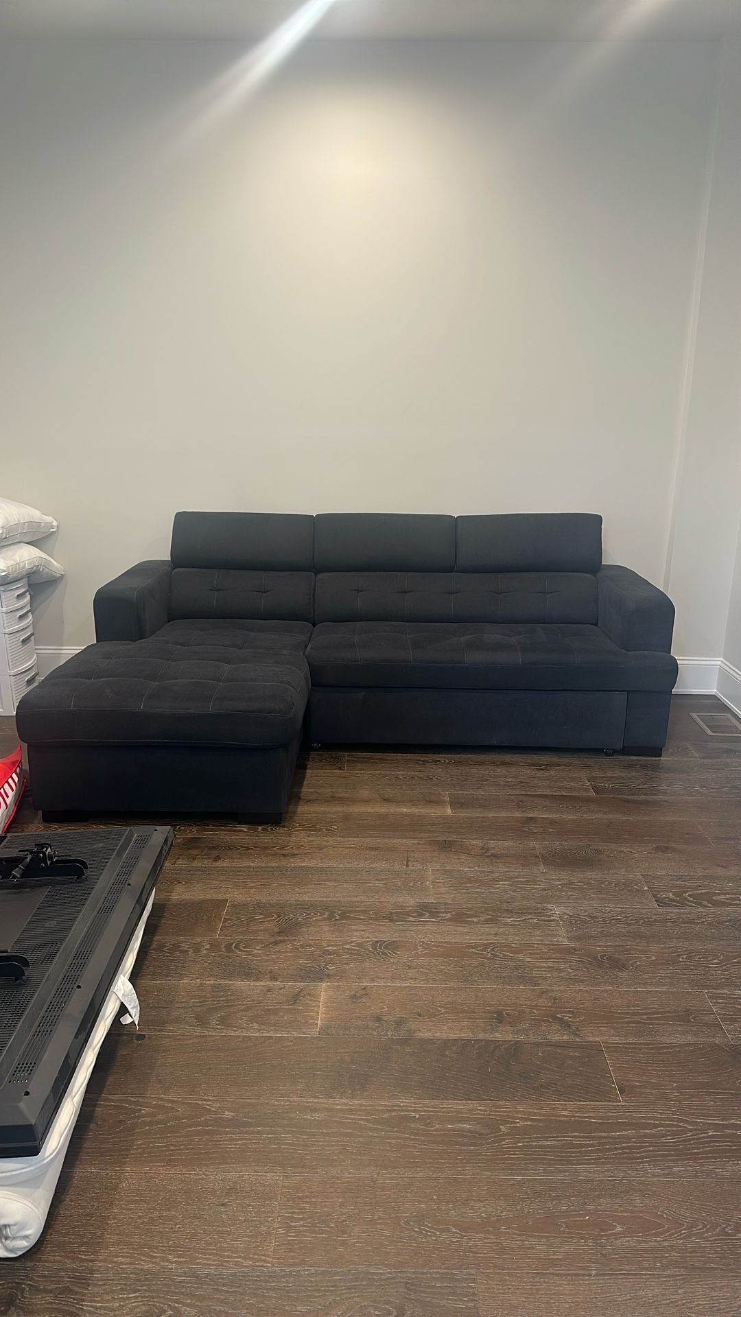 Small Sectional With Storage And Pull Out