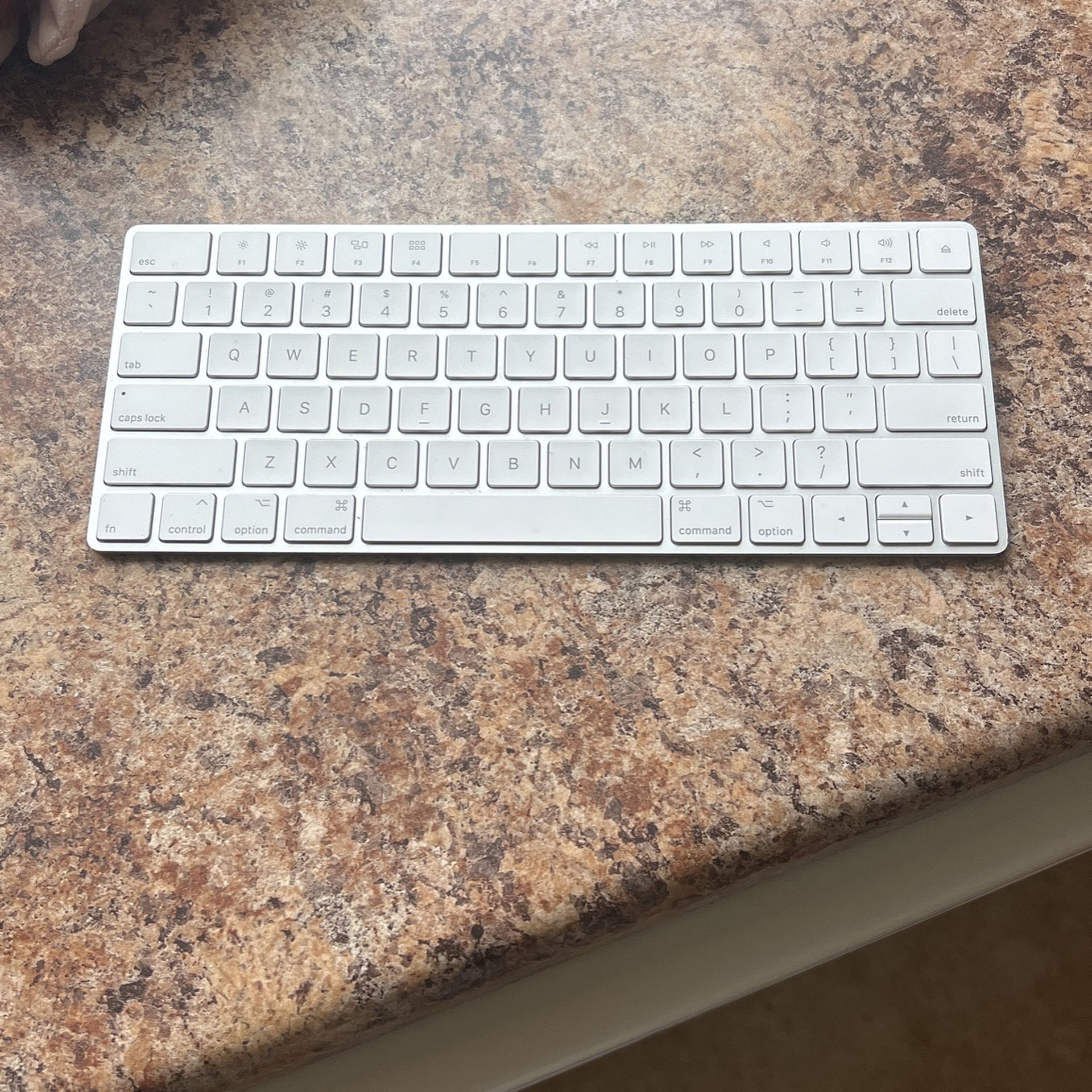 Apple Wireless Bluetooth Keybord