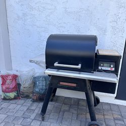 Traeger TIMBERLINE 850 Smoker BBQ Grill 869 sq in cooking area 