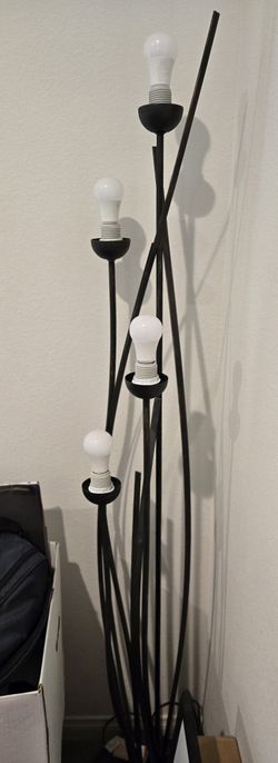FLOOR LAMP
