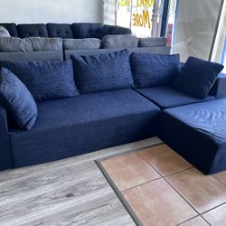 New  Beautiful Sofa And Incredibly Comfortable.  Perfect For An Apartment Or Small Living Room ⭐️ $0 Down Financing Available 