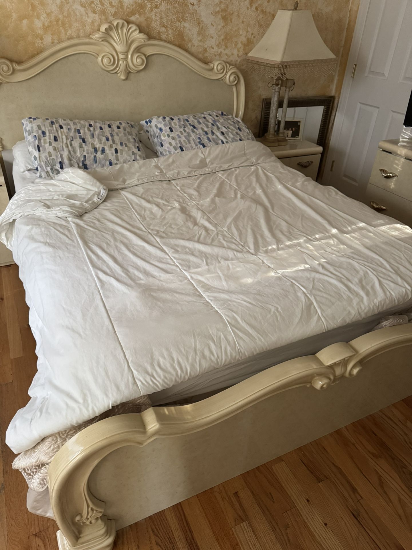 Queen Bed Set 