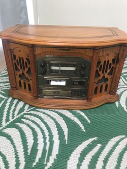 Sylvania Phonograph w/ Am Pm