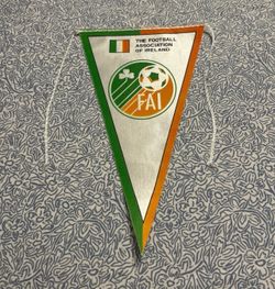 The Football Association of Ireland soccer pennant 11” inches tall new