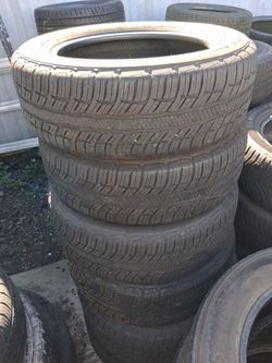 Set of 225 60 18 BF Goodrich Tires