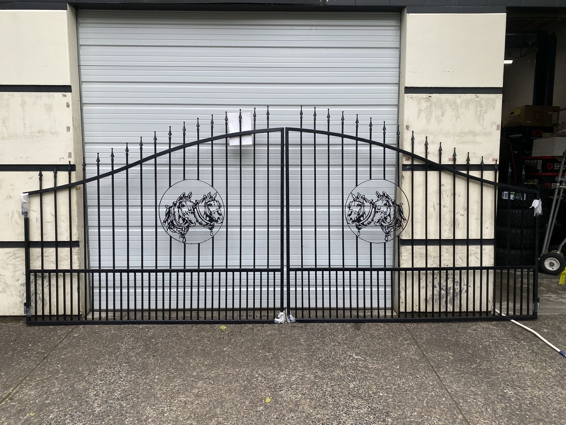 Bi-Parting Driveway Gate Fence Posts
