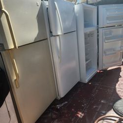 Apartment Size Refrigerators