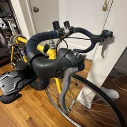 Trek 1000 Road Bike – Aluminum Frame, Shimano Sora – Needs Tube Fix