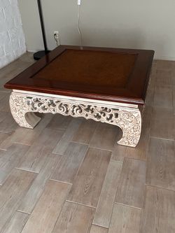 Nice coffee table carved legs nice