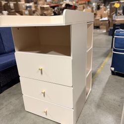  Changing Table with Removable Diaper Tray, Tressy Cabinets. $100 