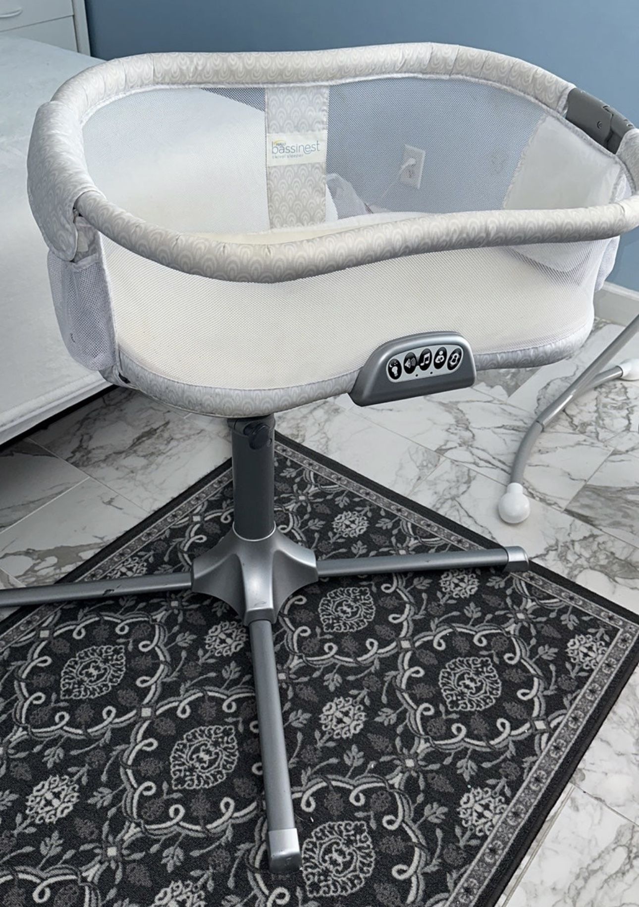 Halo BassiNest for Sale in Fort Lauderdale, FL OfferUp