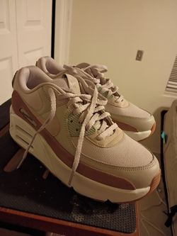 Nike Air Max 90 LV8 platform sneakers