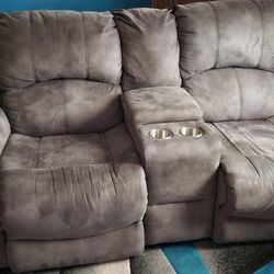 Loveseat Recliners With Consol 