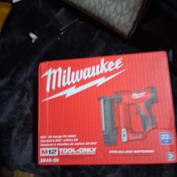 Pin Nailer Milwaukee 