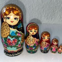 Russian Traditional Wooden Nesting Doll 4” 5 Pcs