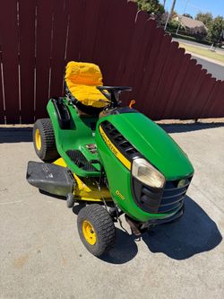 John Deere D110 riding mower