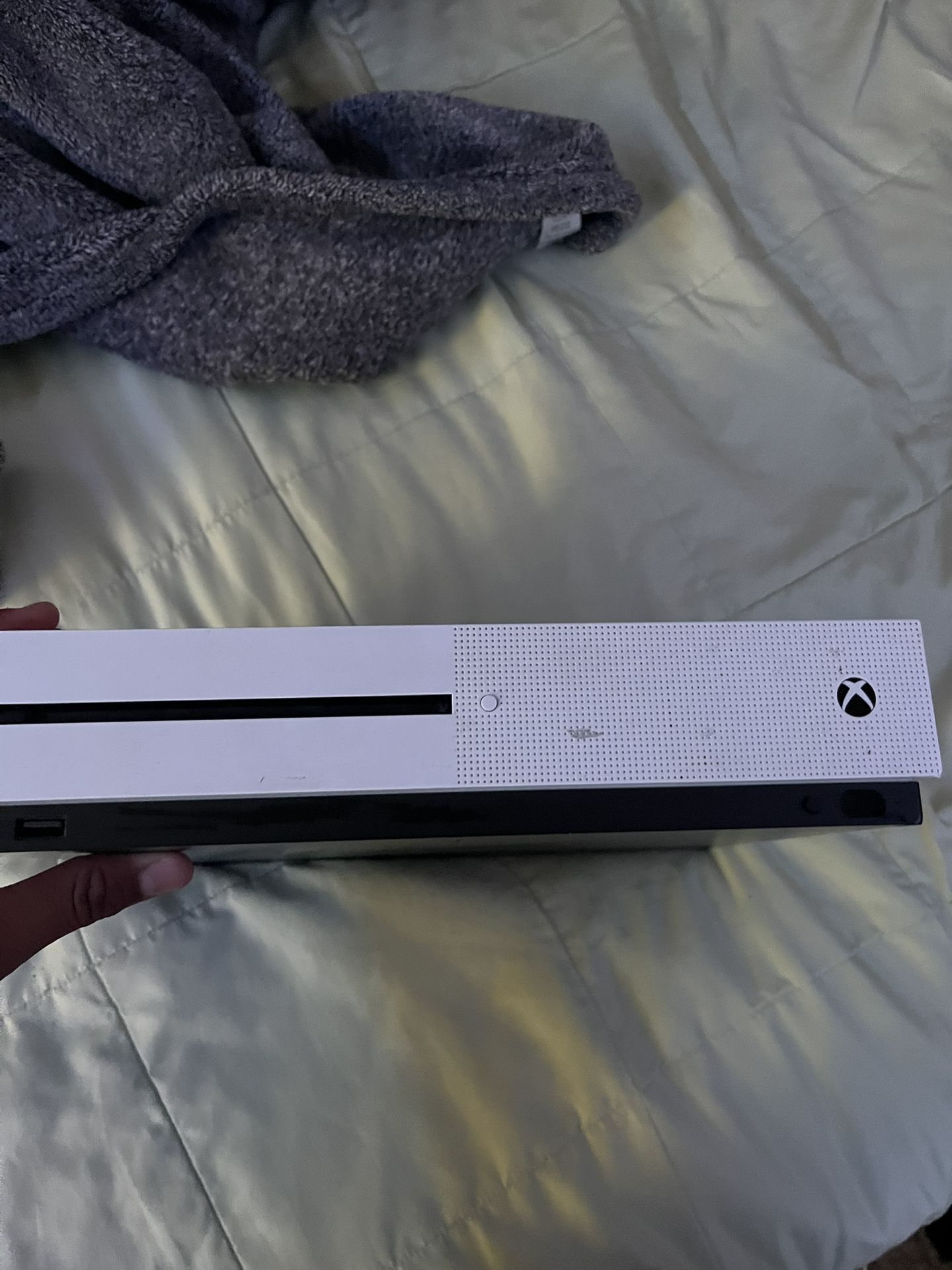 Xbox One S (Comes with 4 games)
