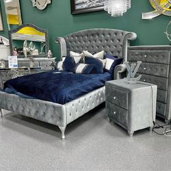 Brand New 🎉$10 Down Payment Finance 🌌Alzire Gray 5 Piece Queen Size Velvet Bedroom Set 