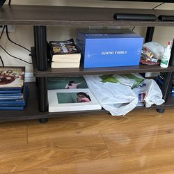 TV 40’ and stand