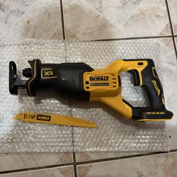 Sierra Recíproca / Sable DeWalt 20V MAX XR Brushless + Hoja de corte