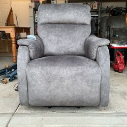 Derry Power Lift Recliner from Manwah Furniture