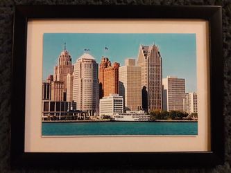 DOWNTOWN DETROIT SKYLINE PICTURE