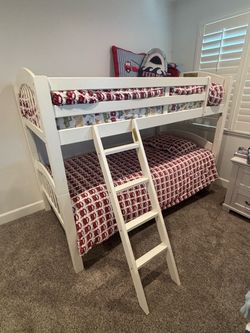Wood Bunk Beds w/twin mattresses