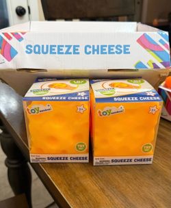 🧀 Toymendous Squeeze Cheese