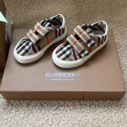 Burberry Kids Shoes 