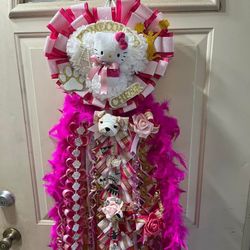 Homecoming Football Mums For All Schools All Sizes And Shapes And Colors And Prices 