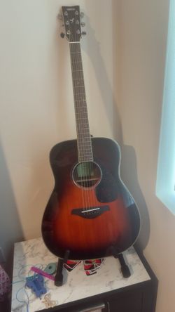 Yamaha FG830 Solid Top Acoustic Guitar, Tobacco with case