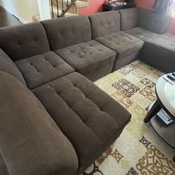 Sectional Couch w/ Chaise