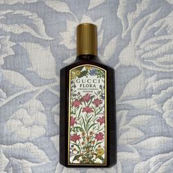 Gucci Perfume “ Flora Gorgeous Gardenia Eau De Parfum Intense “ 
