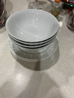 Lynns fine China set