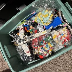 Loose Lego Pieces