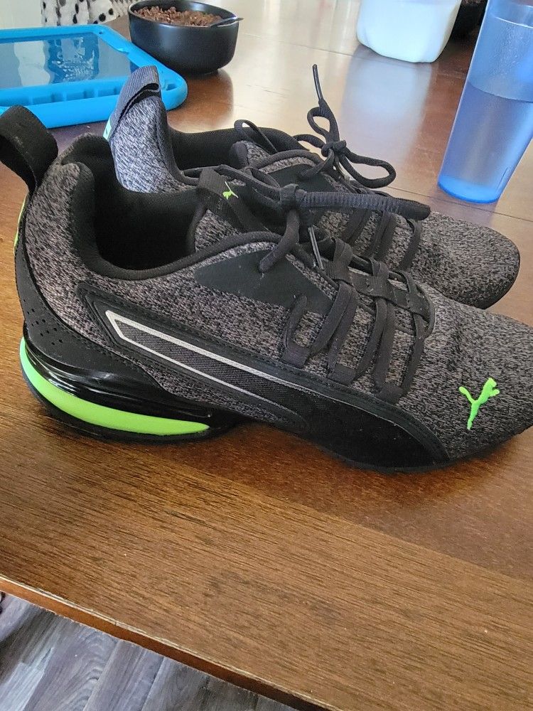 Mens Pumas